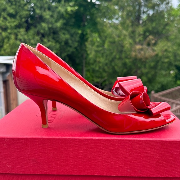 ✨HOST PICK✨ VALENTINO PEEP TOE HEELS (IT 39.5) - Picture 2 of 10